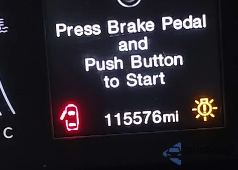 2018 Jeep Renegade Upland Edition 4X4 из США, поврежденный, VIN ZACCJBAB1JPH59581